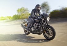 2015_YAM_XJR1300R_EU_SMX_ACT_001