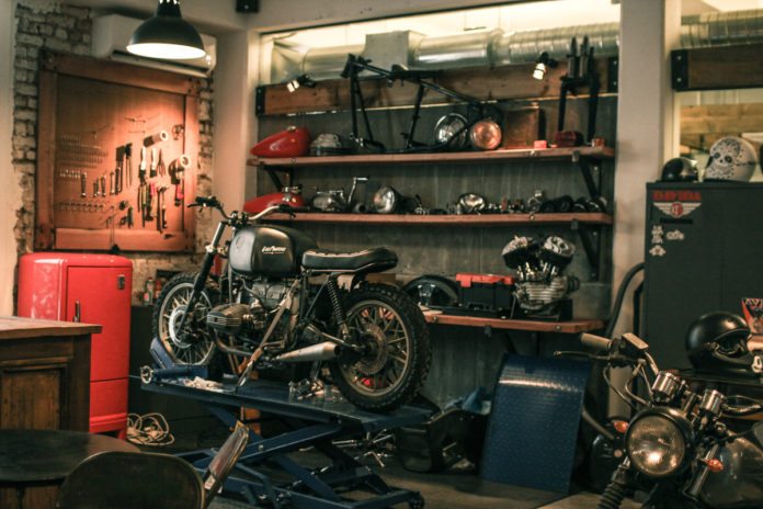 motorcycle_workshop_in_UAE