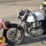 royal-enfield-interceptor-650-chrome-uae-dubai-01