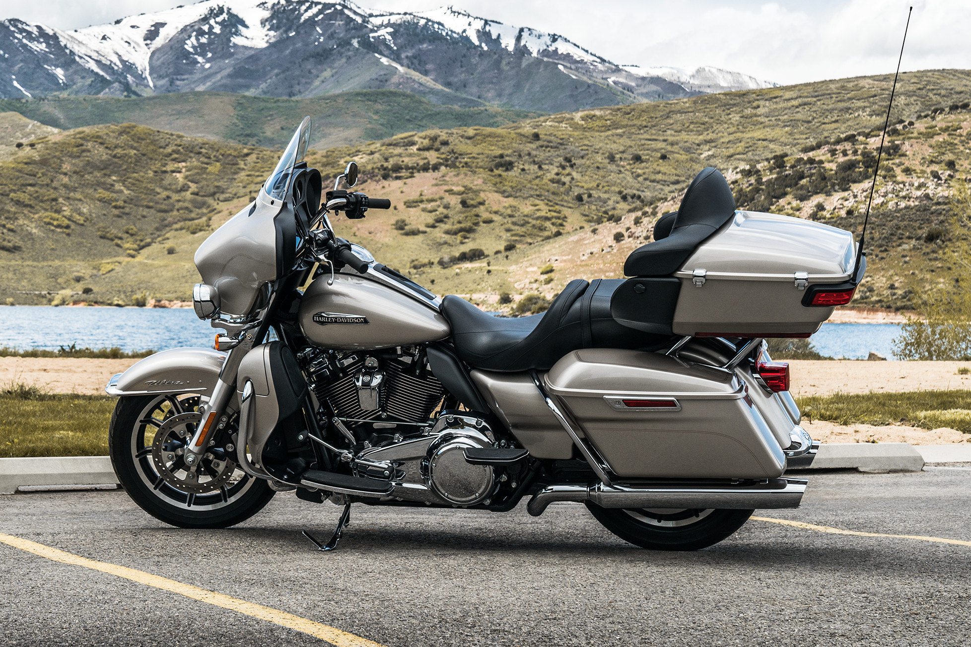 2018-harley-davidson-touring-Electra-Glide-Ultra-Classic-3