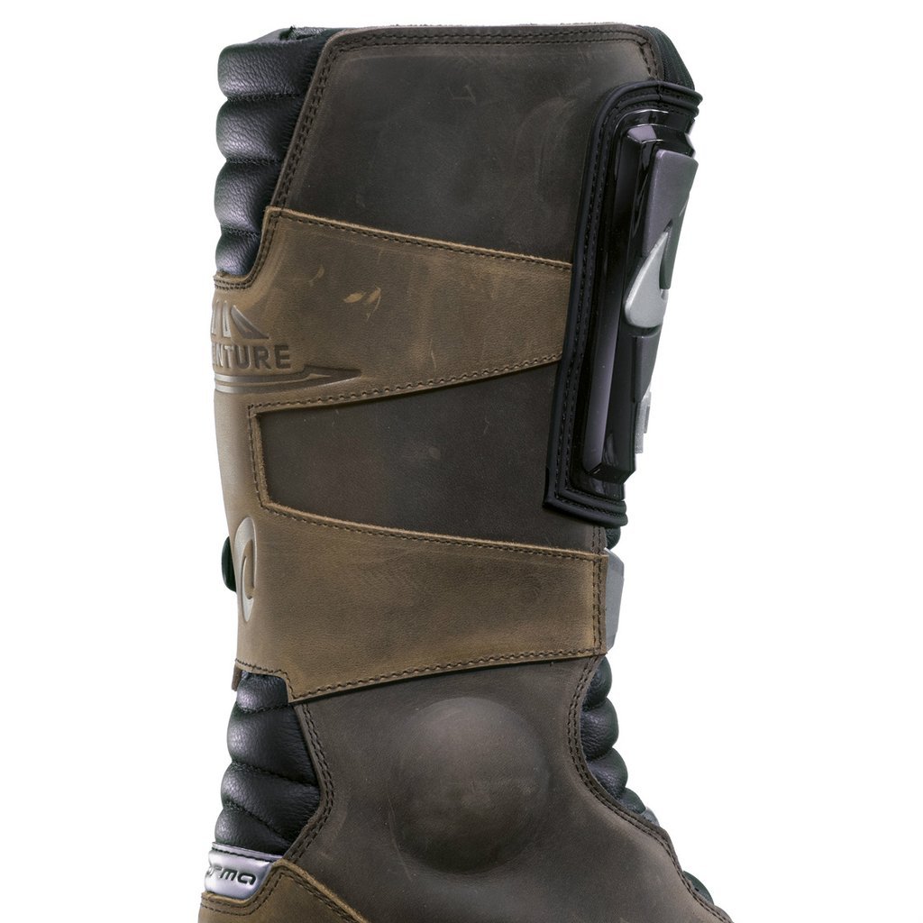 Forma_Adventure_Boots