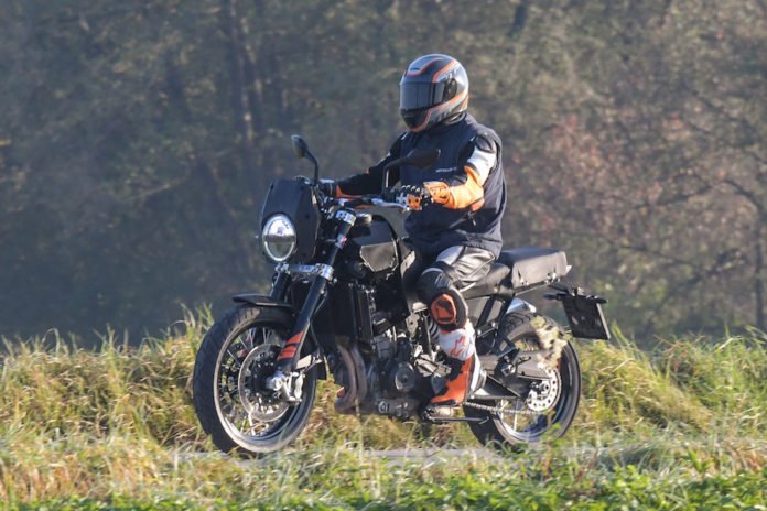 Husqvarna-801-New-Classic-Adventure-BNM_UAE_DUBAI