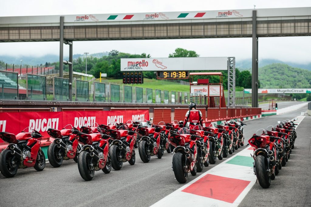 Ducati Riding Academy-DRE Racetrack-uae-dubai
