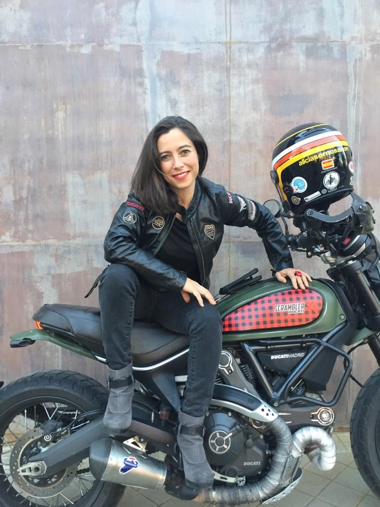 Alicia Sornosa-polo arnaiz-spanish rider-ducati scrambler-road trip-africa-uae-dubai (1)