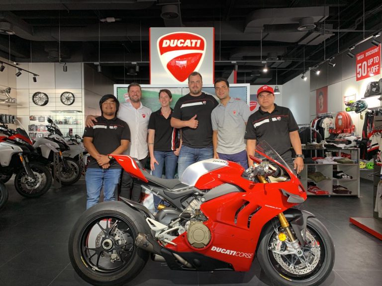Ducati UAE reveals the new Panigale V4 R! BNM