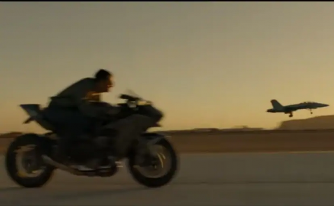 Tom Cruise rides a Kawasaki Ninja H2 in Top Gun 2 - BNM