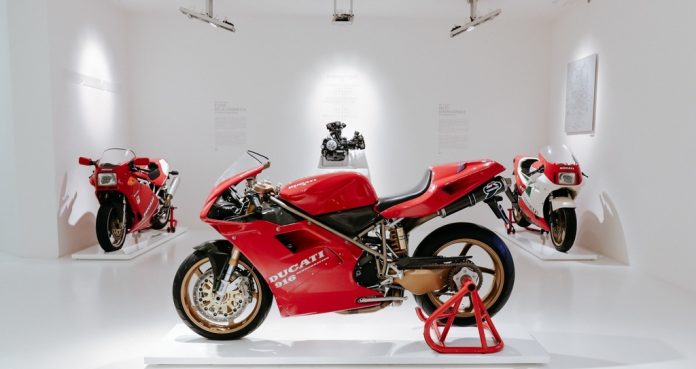 Ducati 916-museum-uae-dubai (5)