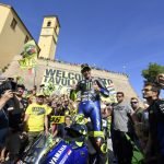 Valentino Rossi-M1-streets-uae-dubai (1)