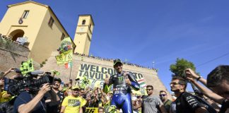 Valentino Rossi-M1-streets-uae-dubai