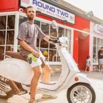 sean-wotherspoon-e-vespa-uae-dubai-1