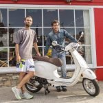 sean-wotherspoon-michele-colaninno-e-vespa-uae-dubai