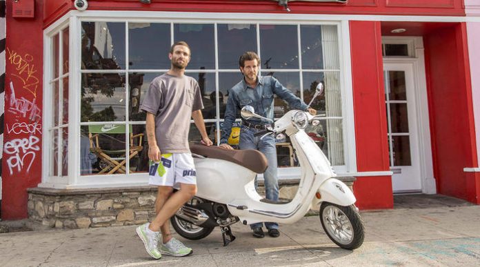 sean-wotherspoon-michele-colaninno-e-vespa-uae-dubai
