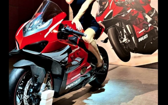 Ducati V4 Superleggera-uae-dubai