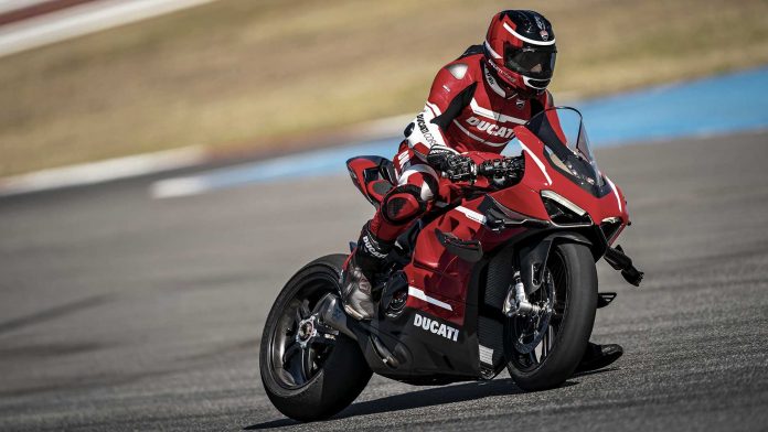 2020-ducati-panigale-v4-superleggera-uae-dubai
