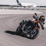 2021-ktm-890-duke-action shot