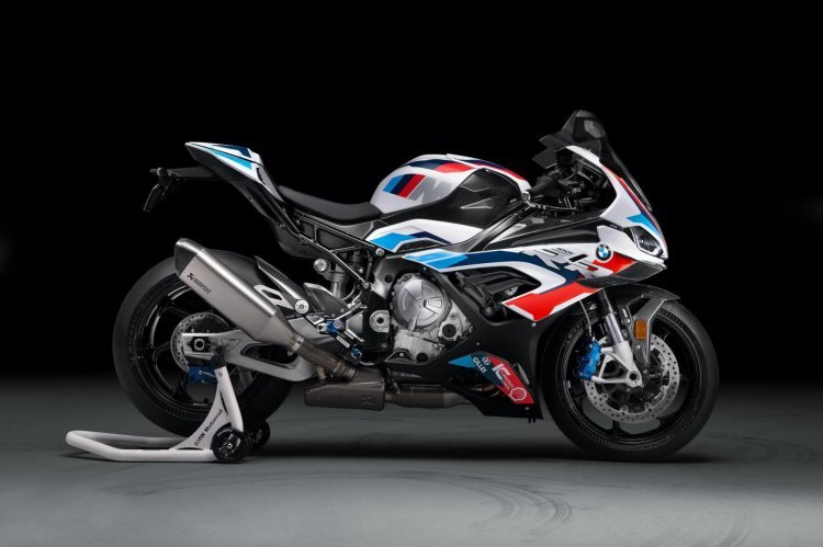 bmw-m-1000-rr-right-side-
