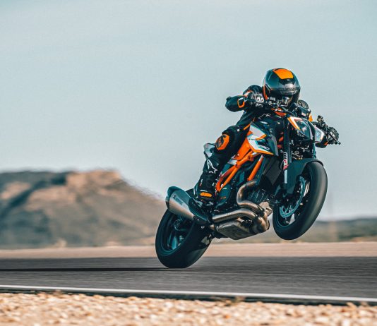 KTM 1390 Super Duke RR Leaks Reveal Lighter, More Hardcore Streetfighter 1290 super duke rr wheelie