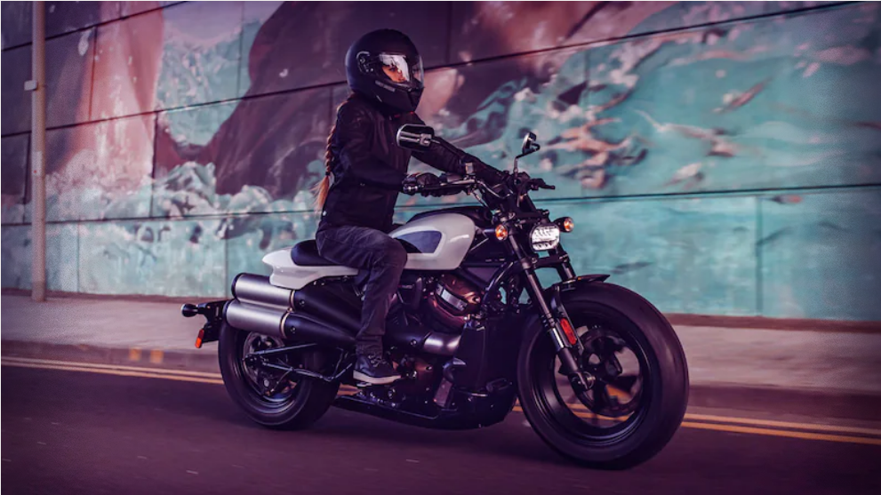 2021 harley davidson sportster s front right action