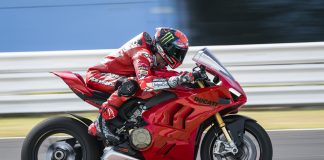 2022 Ducati Panigale V4 on track
