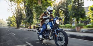 royal-enfield-scram-411-in action