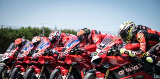 DucatiPanigaleV4S_LenovoRaceofChampions _on track