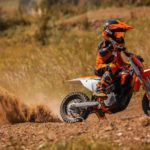 2023-KTM-SX-E 3-slide