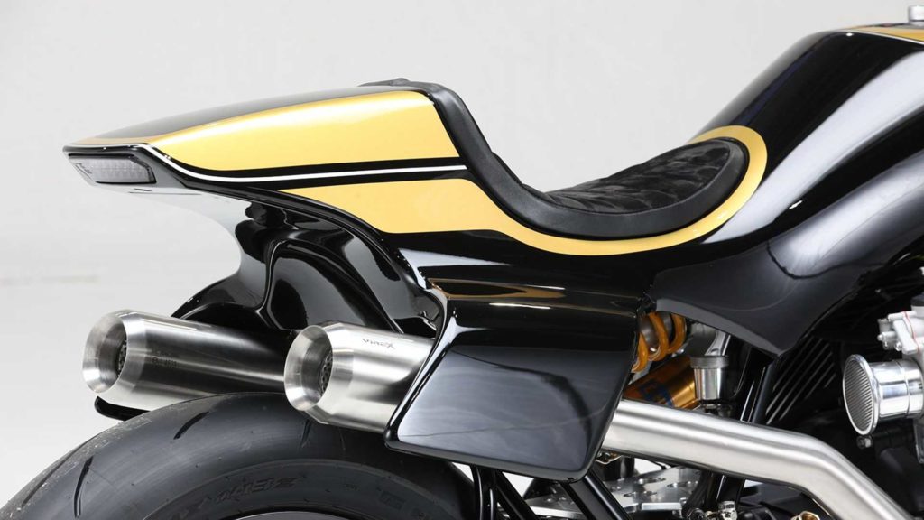 stile-italiano-moto-guzzi-le-mans-850-tail