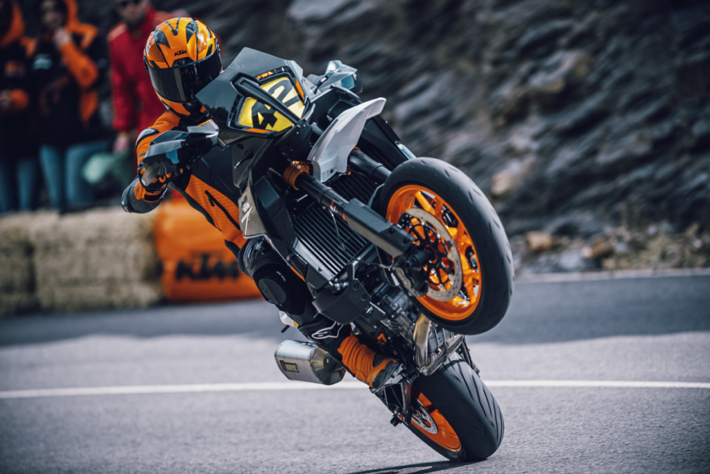 2023 KTM 890 SMT wheelie