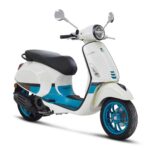 2023-vespa-primavera-color-vibe-bianco-right-front