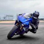 2025 yamaha r1 corner