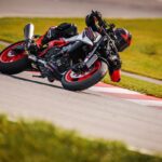 2025-KTM-990-DUKE-R-lean