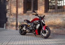 Ducati XDiavel V4 front quarter