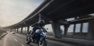 BMW R 1300 R action shot