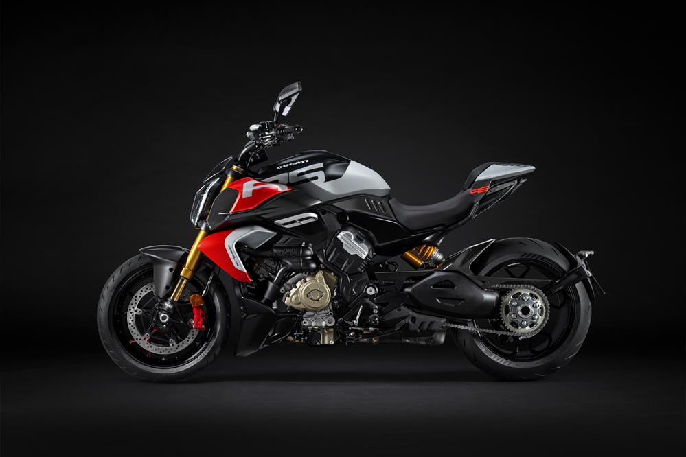 ducati Diavel V4 RS left side