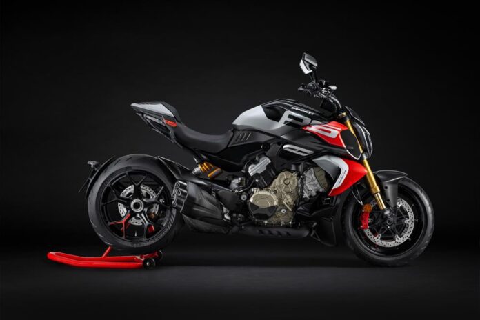 ducati Diavel V4 RS right side