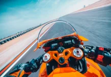 2026-ktm-990-rc-r-cockpit