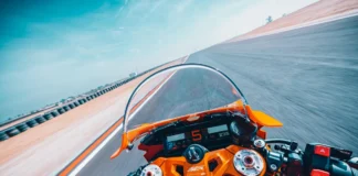2026-ktm-990-rc-r-cockpit