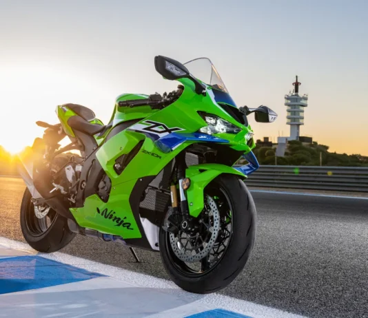 2026 Kawasaki Ninja ZX-10R Gets Wings and Wicked Aerodynamics 2026 Kawasaki Ninja ZX-10R front quarter