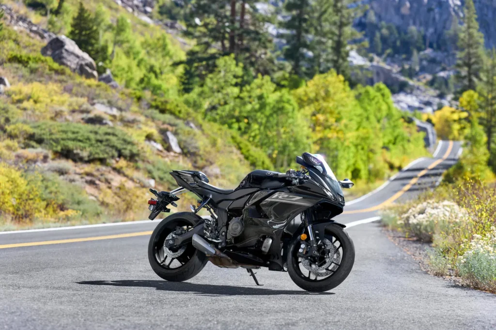2026 yamaha r7 black
