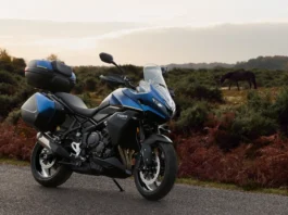 Triumph Tiger Sport 800 Tour front quarter