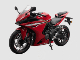 Honda CBR500R Four Breaks Cover with Inline-Four Thrill Honda CBR500R Four