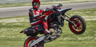 2027 Ducati Hypermotard 698 Mono Nera