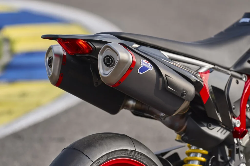 2027 Ducati Hypermotard 698 Mono Nera