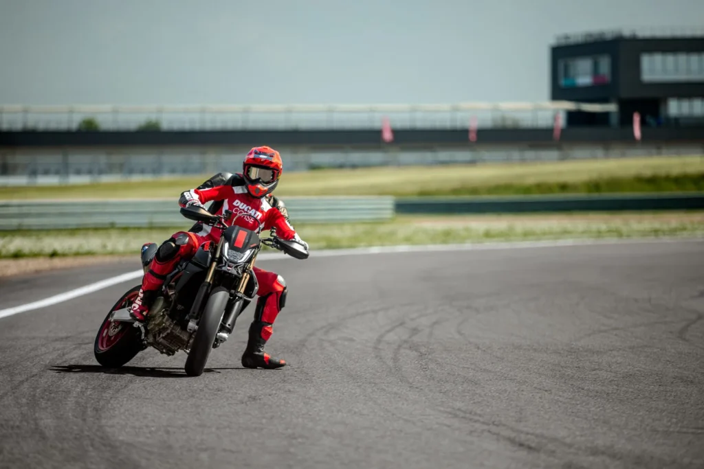 2027 Ducati Hypermotard 698 Mono Nera