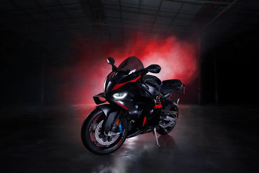 BMW M1000 RR M2 Edition front quarter