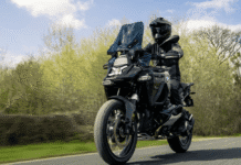BMW R 1300 GS Adventure Dark Edition front quarter