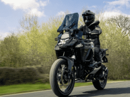 BMW R 1300 GS Adventure Dark Edition front quarter